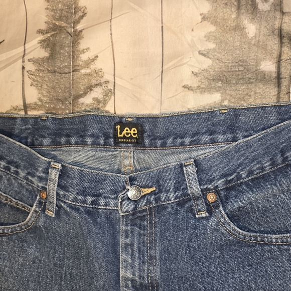 Moved To Booth - Picture 2 of 5